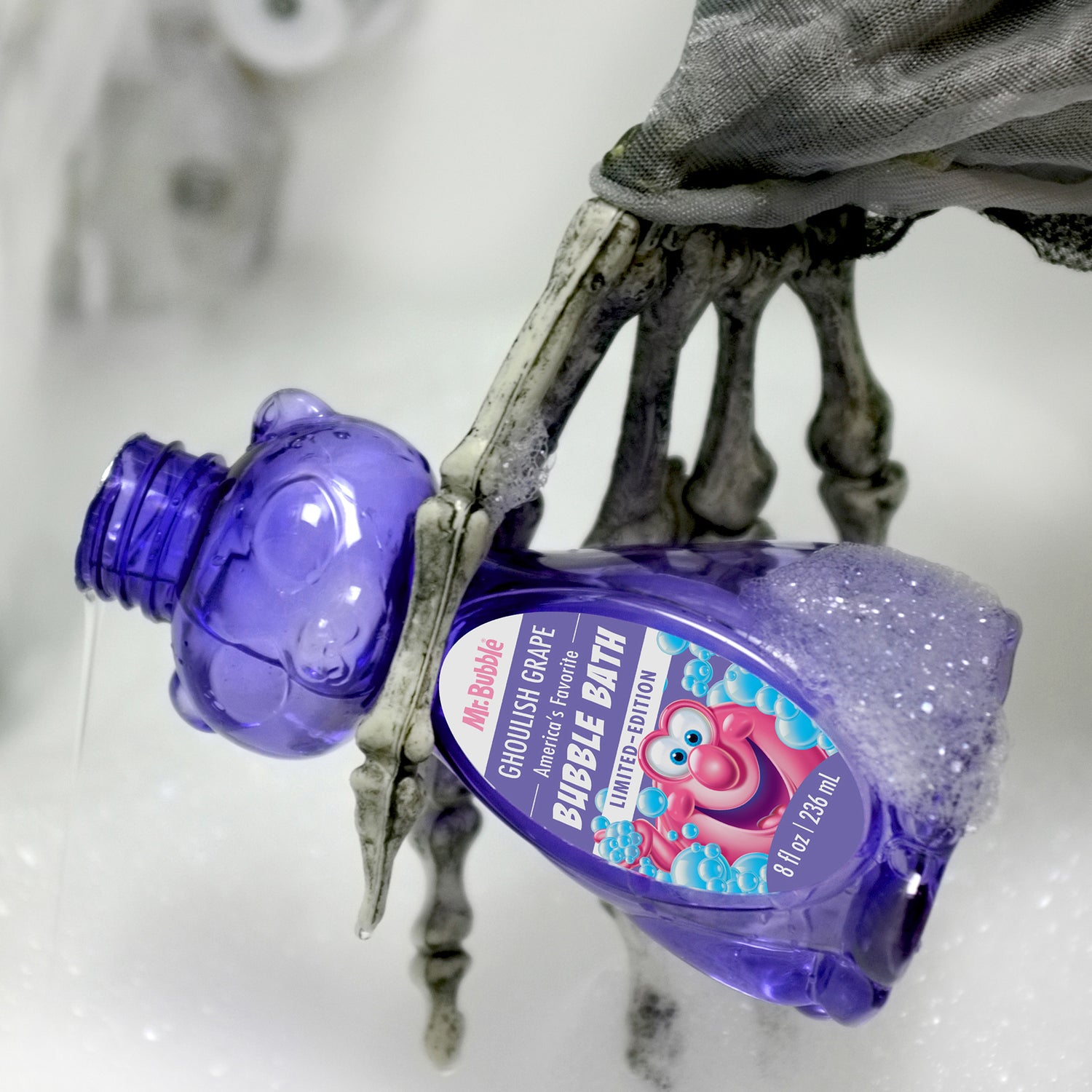 A SPOOKY SPLASH 
OF GRAPE