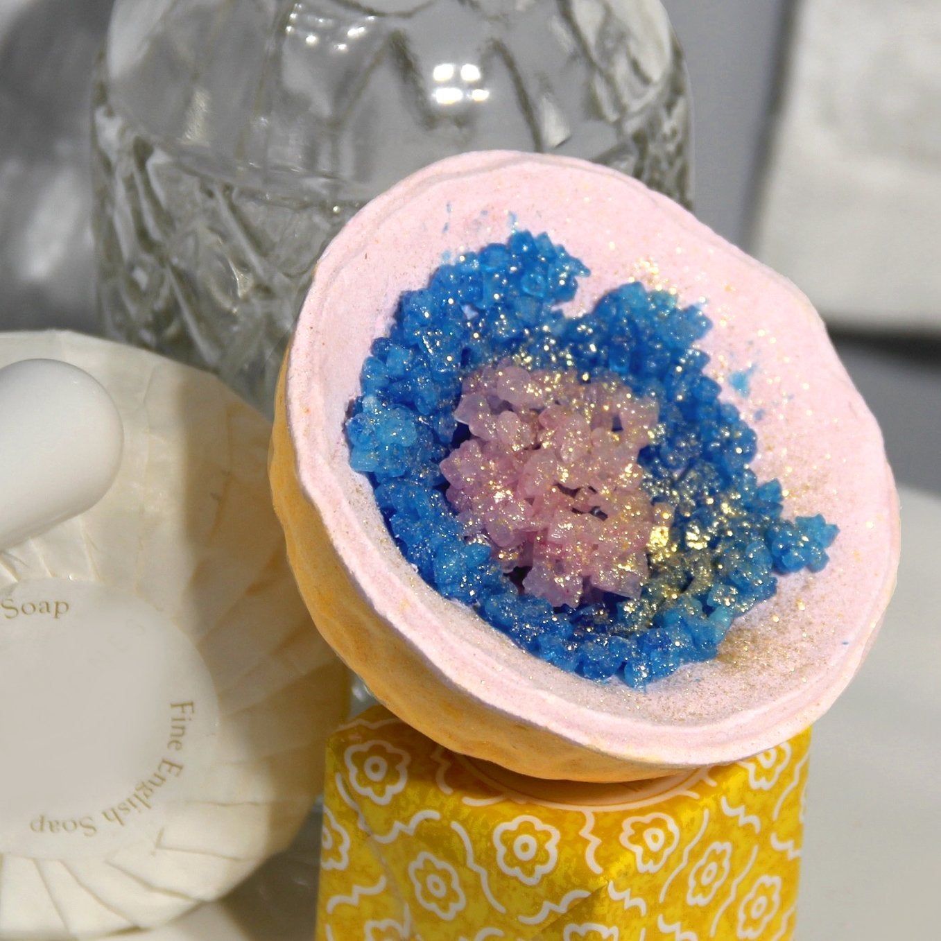 Hallu Bora Bora Geode Bath Bomb